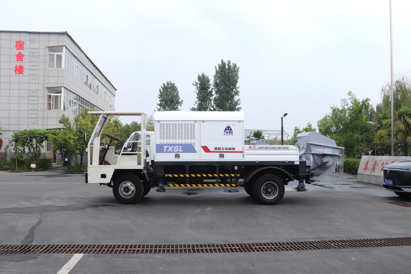 工程底盤(pán)雙噴頭噴漿車